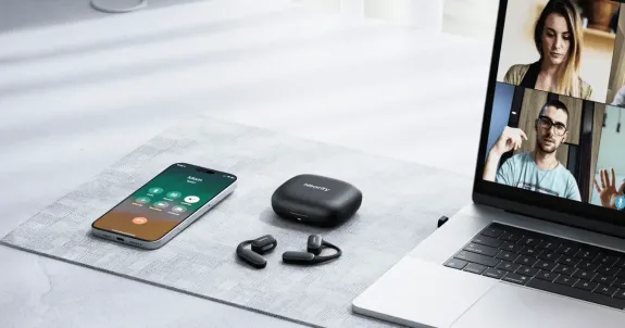 Nearity MemPod Fit 2 Bluetoothイヤホンが2台のデバイスを同時接続している