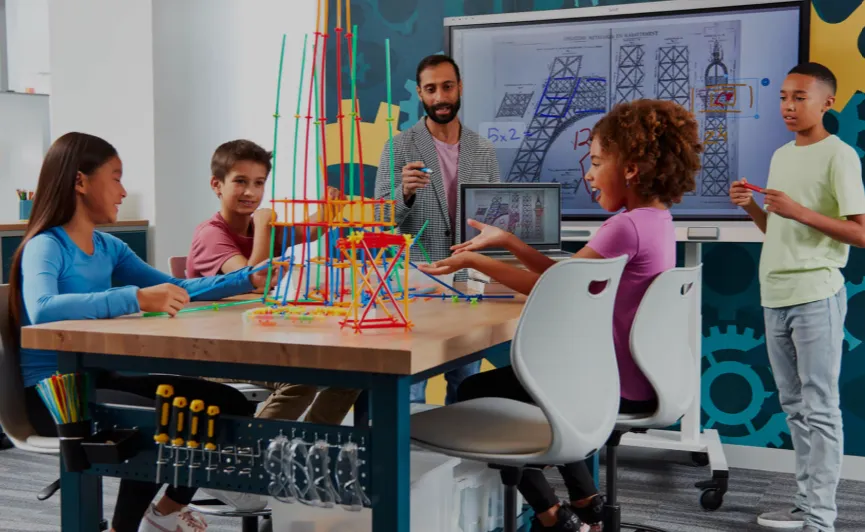 not just for STEM classes, smartboard plays an important role in some Aesthetic Education Extension Courses