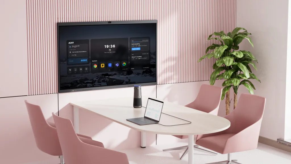 Nearity 360 Alien for huddle room solution.