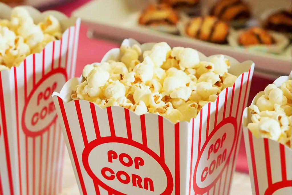 Best 9 Office Snacks example of popcorn