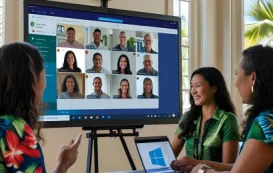 Drei personen nutzen smartboard fuer hybrid meeting