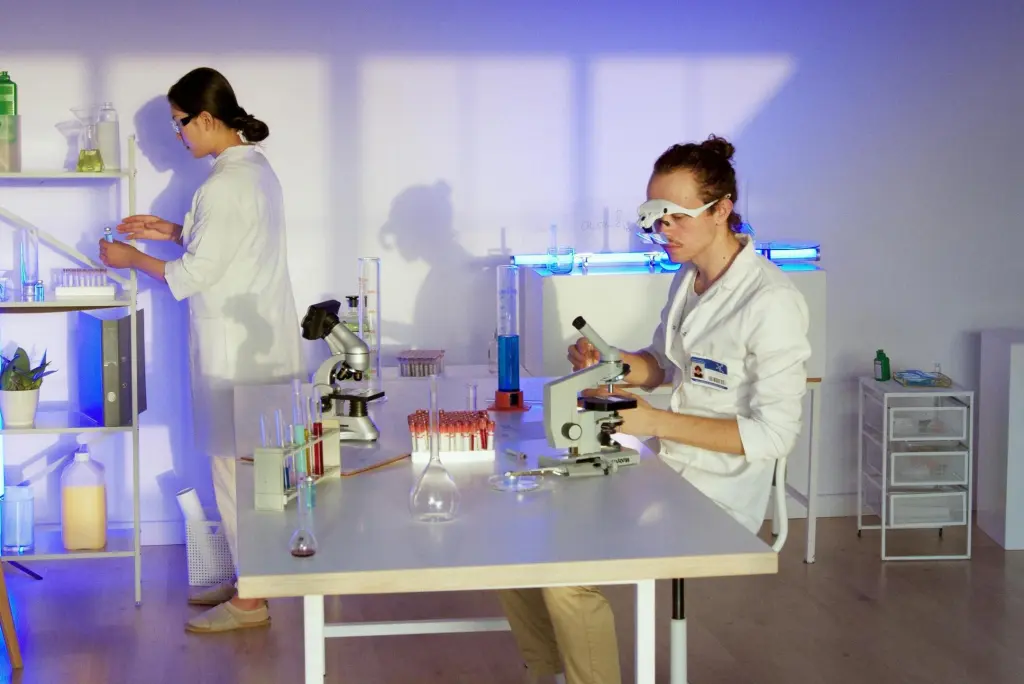 Research-Remote-Solving-the-Specific-Pain-Points-of-Virtual-Lab-Meetings.jpg