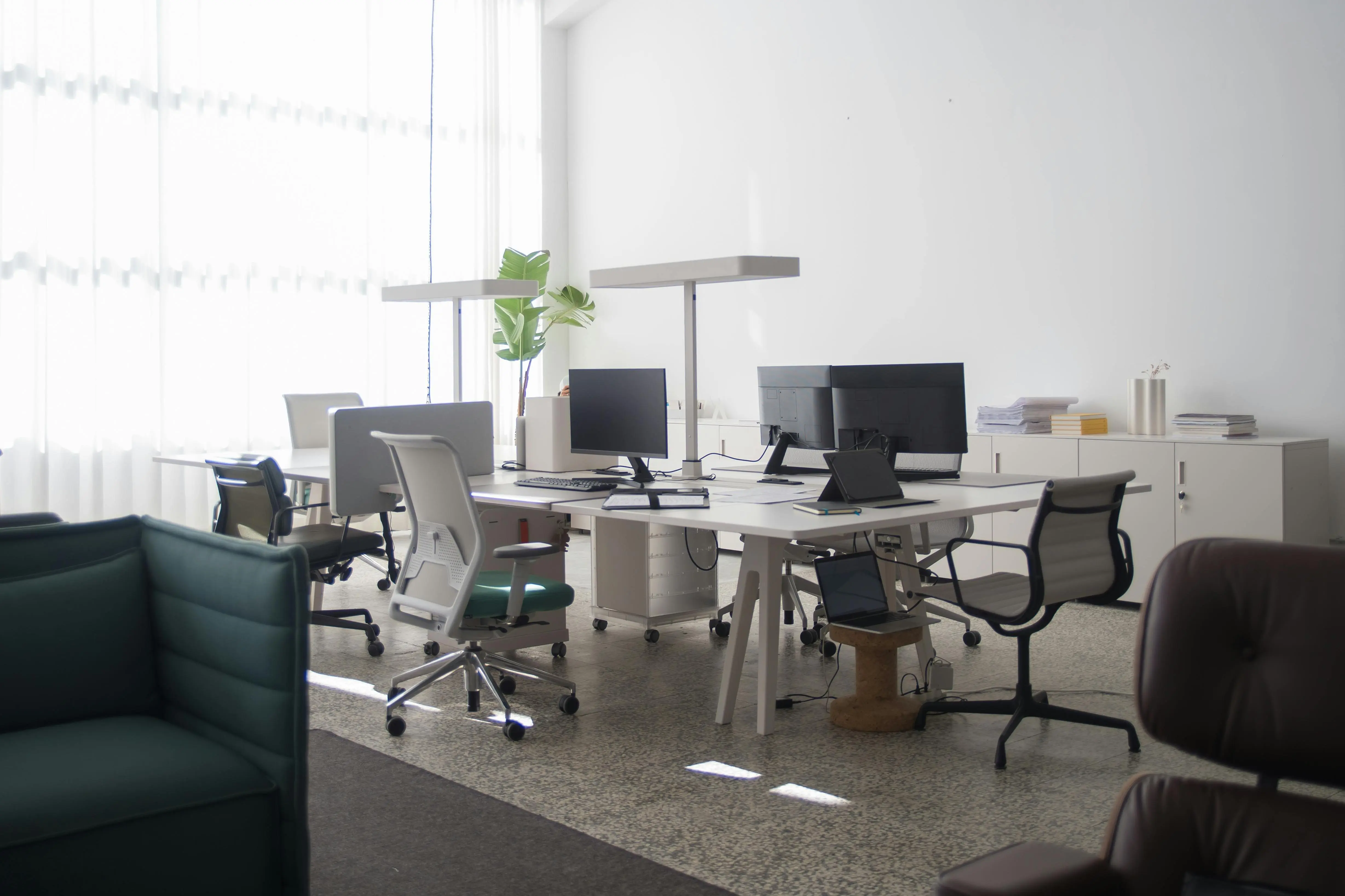 Smart Tech Solutions of smart desks.jpg