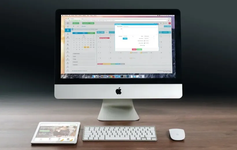 apple-imac-ipad-workplace