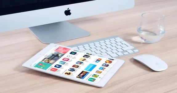 Verschiedene geraete mit apps fuer lehrer