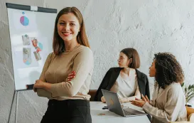 Kreative besprechung mit display touch und digitaler flipchart