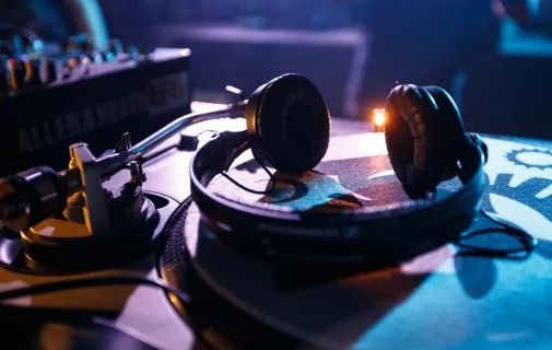 best inexpensive bluetooth headphones cover