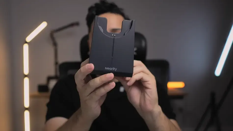 EP320 include a high-quality charging base or stand in the box.