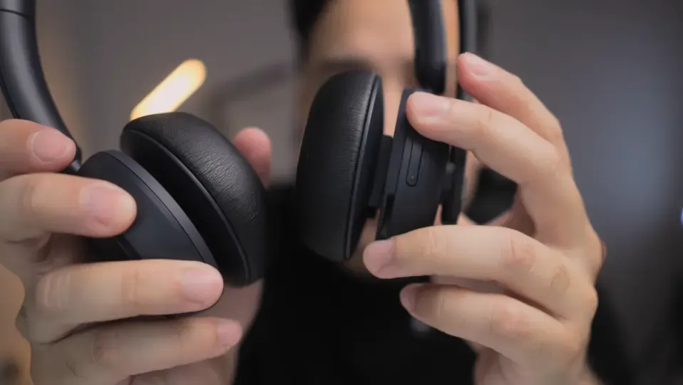 AI noise cancelling business headset NearHub EP320's physical construction