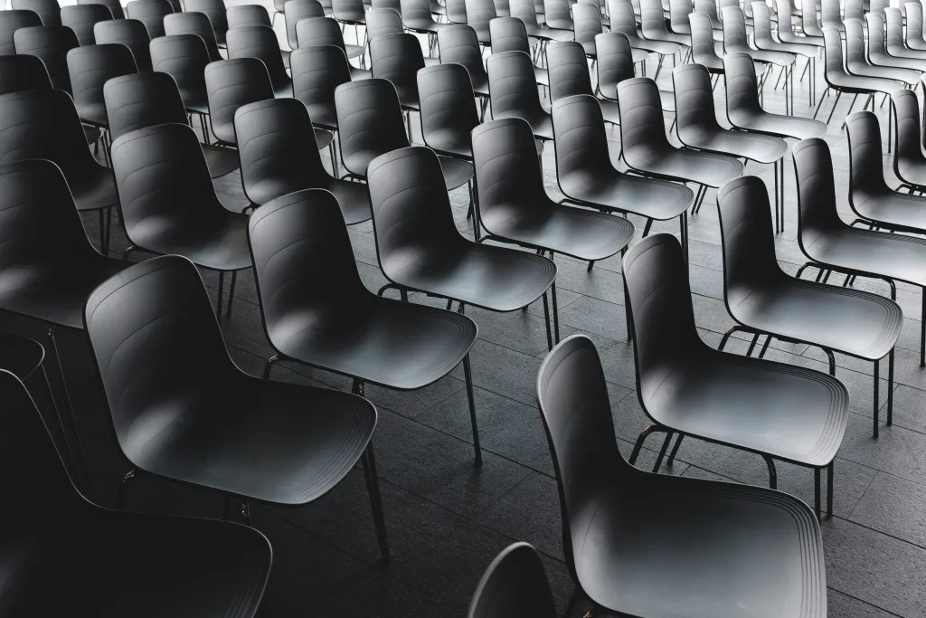 black ergonomic chairs under $200