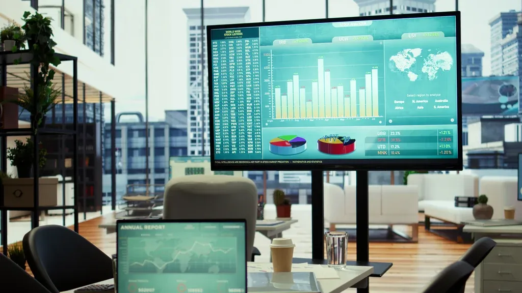 Professioneller Konferenzraum mit interaktivem Display und Business-Visualisierungen auf dem Screen