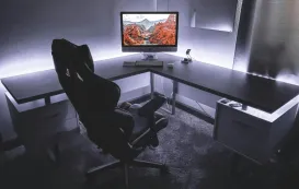 Black recommended chair for back pain