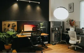Black best office chairs for crossing legs