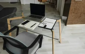 Black good office chair for sciatica