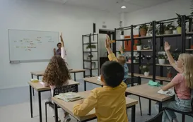 Schüler lernen mit digitale tafel schule preise