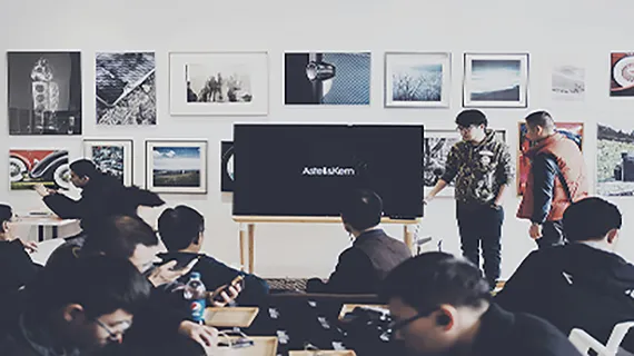 Digitales whiteboard for creative brainstorming