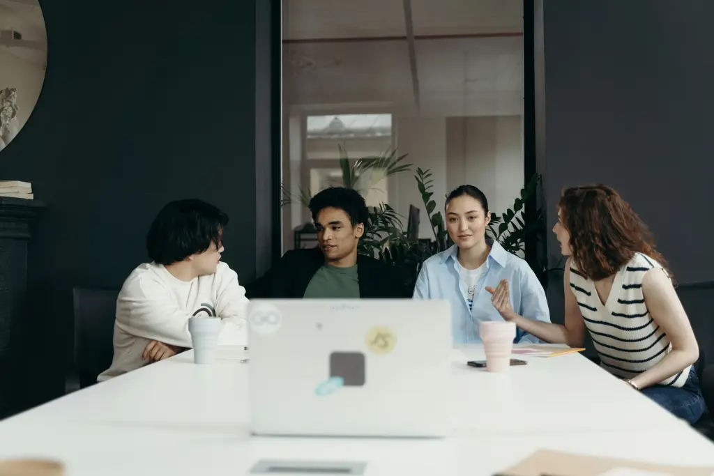 Hybride meeting ohne konferenzsysteme ist unpraktisch