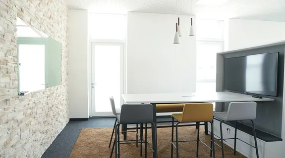 Interaktiver bildschirm zu hause