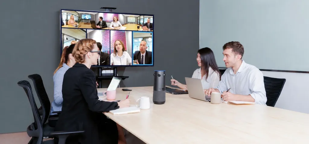 nearity-360-alienを使って会議する様子