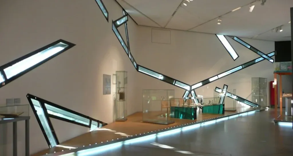 nearity-360-alien-360-camera-for-video-for-tall-museum-spaces.png