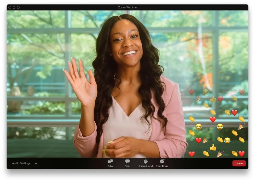 オンライン授業でリアクションやチャットを活用した双方向コミュニケーション