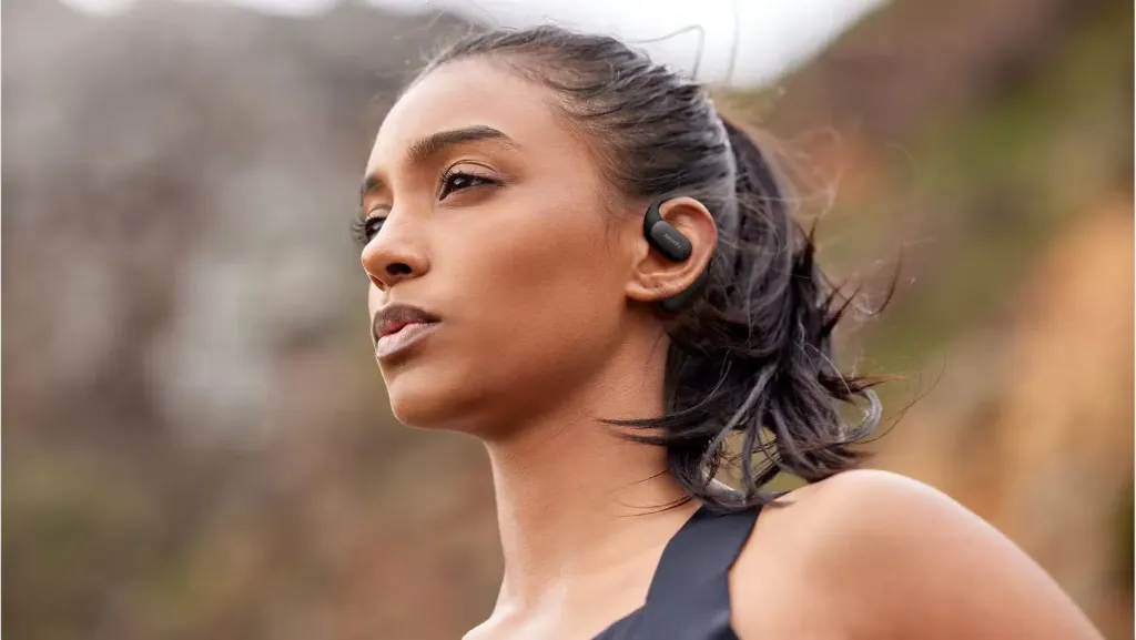 open-ear-earbuds-for-running-woman