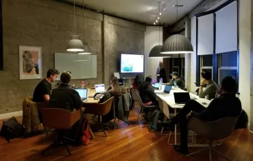 Using whiteboard when meeting