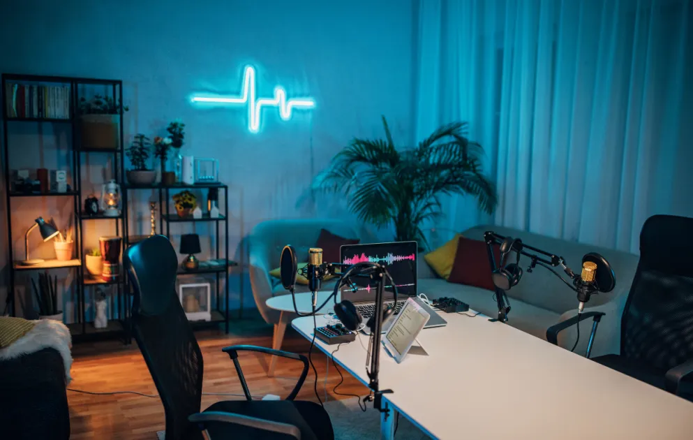 Best Podcast Starter Kit for All Budgets & Formats