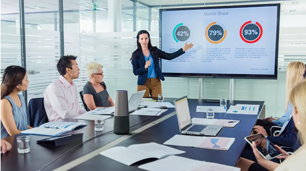 Nearity 360 Alienを使って会議する様子