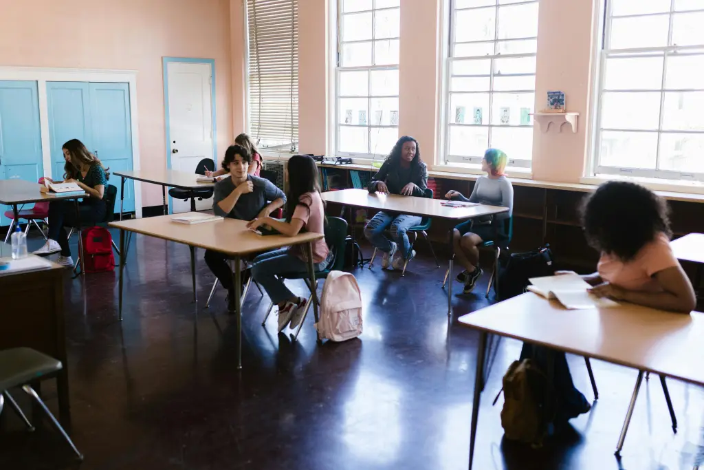 Schueler im klassenzimmer