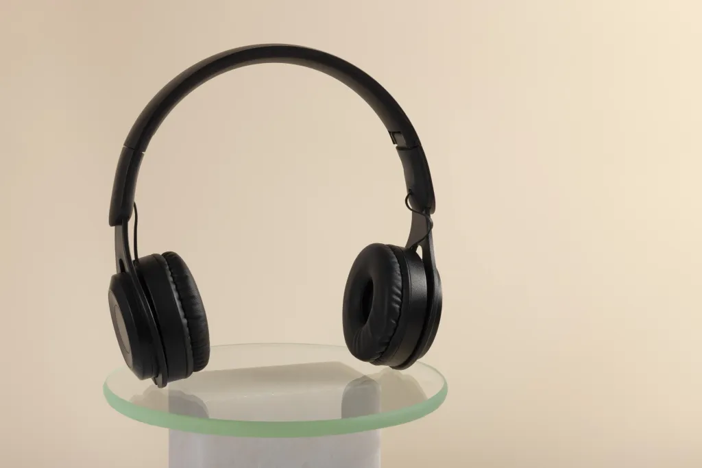 there is a question over open back headphones vs closed