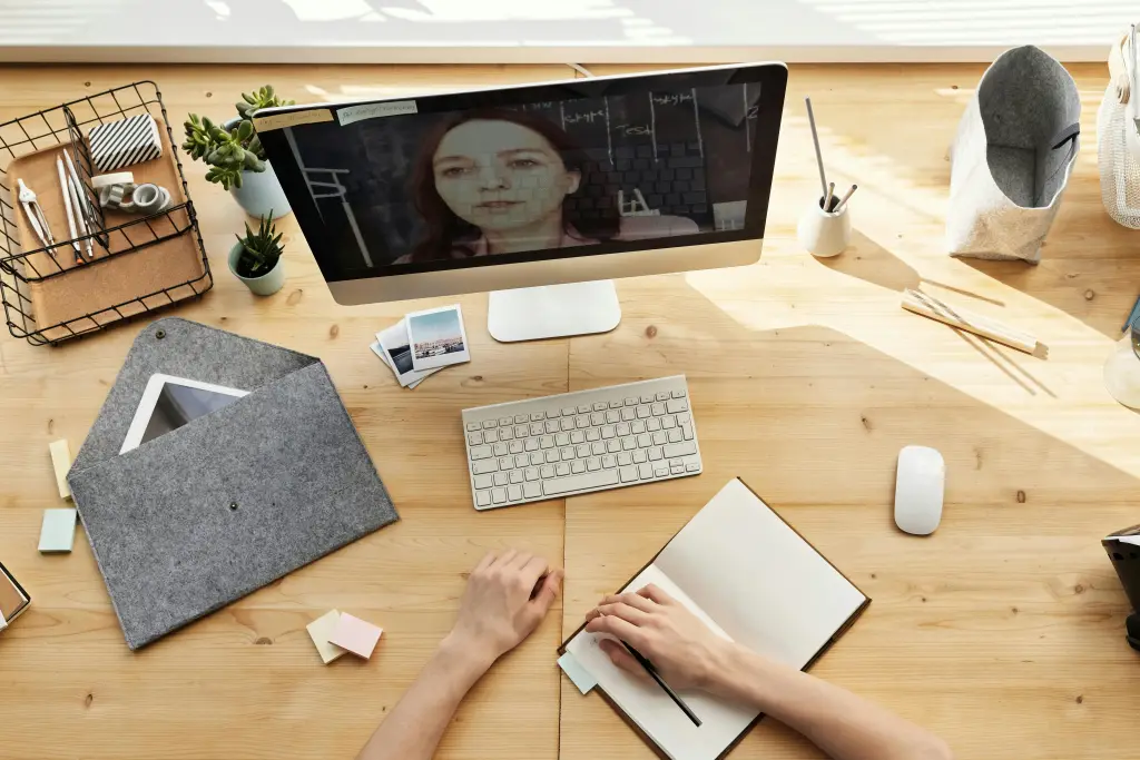 Studierende lernen virtuelles klassenzimmer zu hause