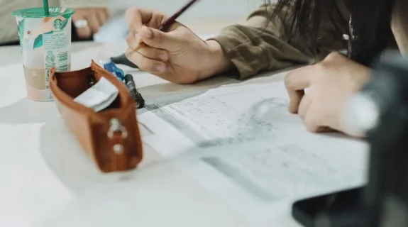 taking-notes-on-paper