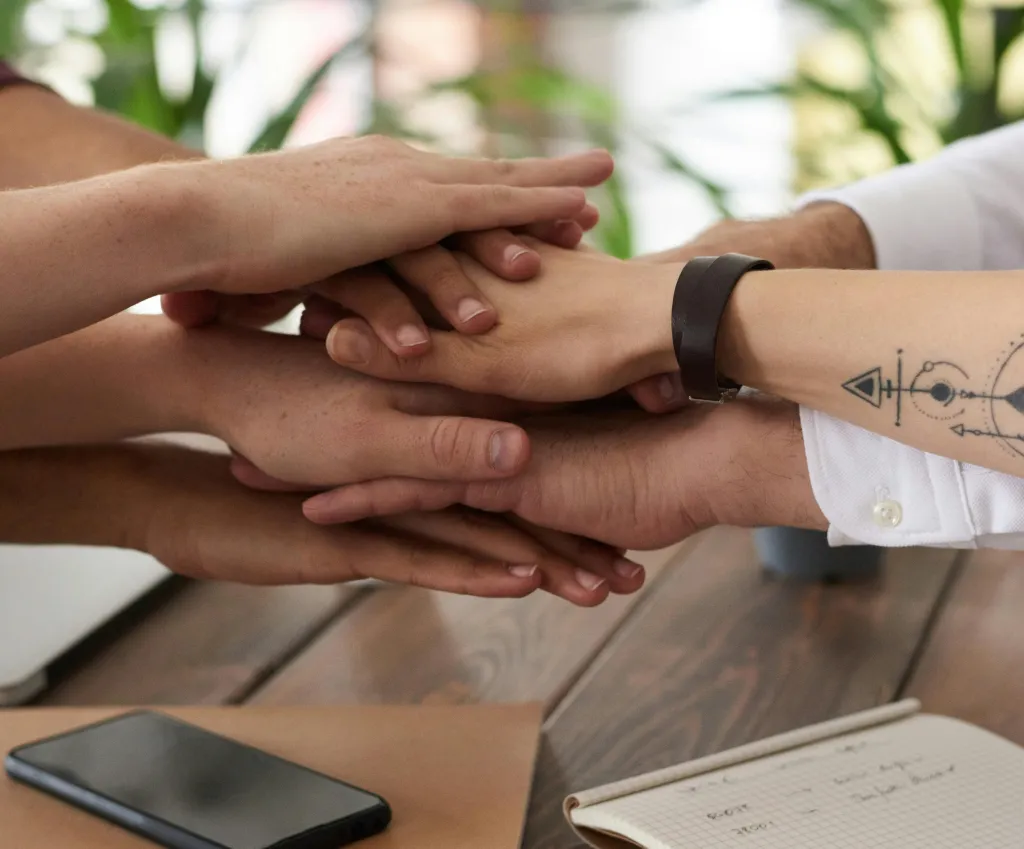 teamwork-danke-fuer-die-zusammenarbeit-hands.jpg
