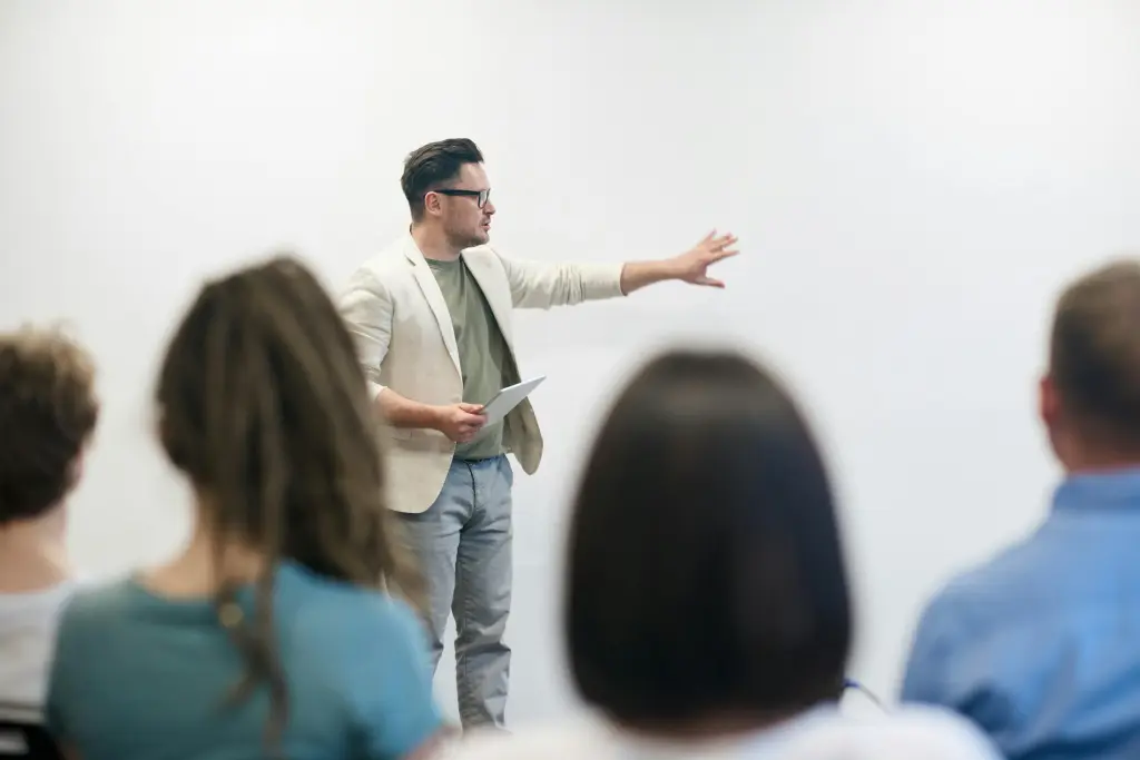 Praesentation mit touch display im konferenzraum