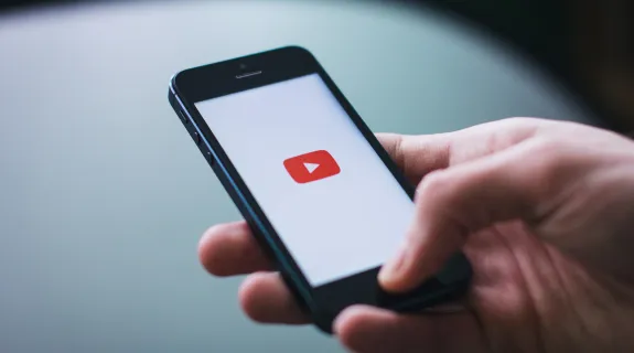 スマホでyoutubeビデオを見る