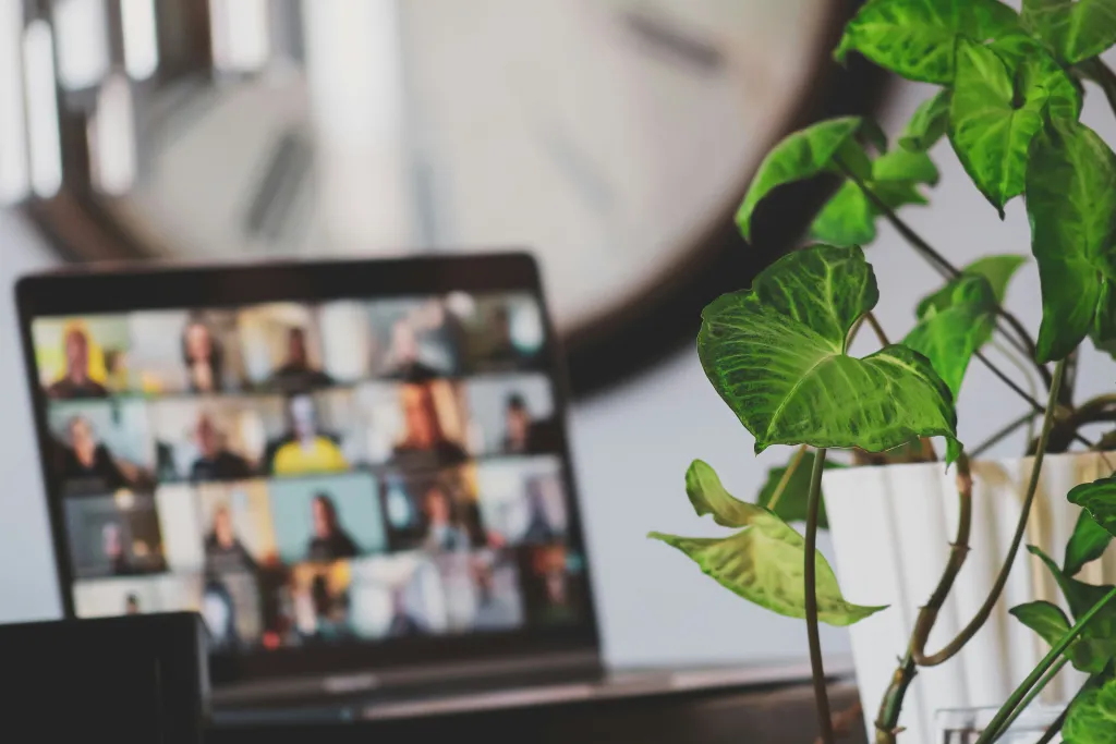 Webcam gruppe hilft menschen von zu hause aus zu arbeiten