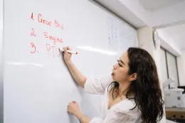 what is interactive whiteboard