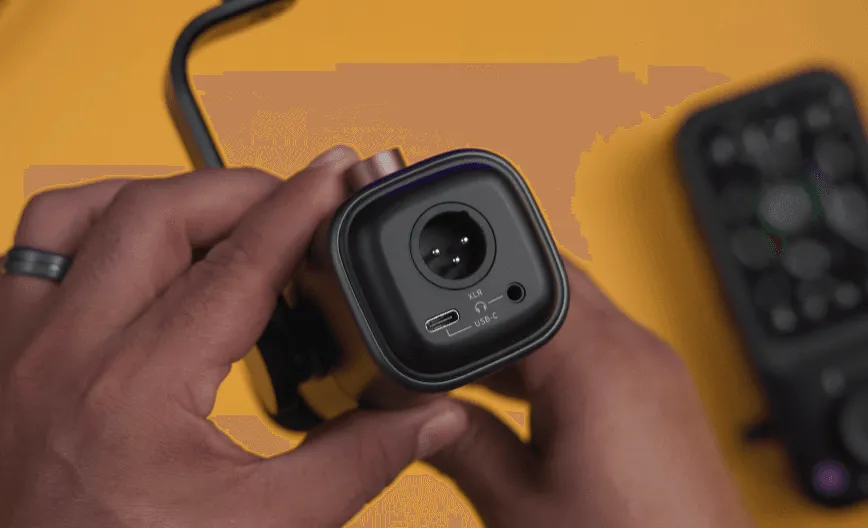 NearStream AM20X has dual connectivity options: USB-C and XLR