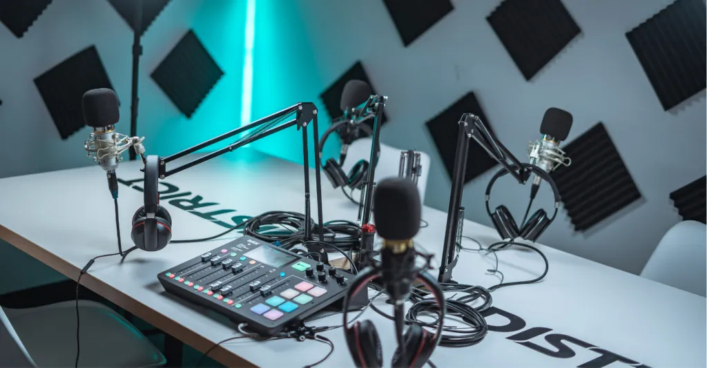 how-to-build-your-perfect-home-podcast-studio-guide