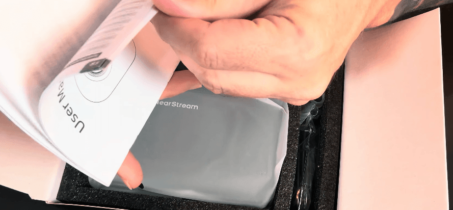 The NearStream VM20 came with all the essentials: a warranty card, quick start guide, and a detailed user manual.