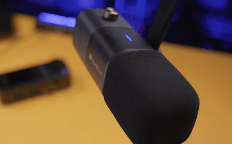 The NearStream AM20X keeps your voice clear while cutting out the background noise.