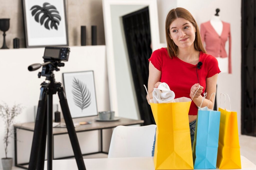 Fashion host using vertical camera setup