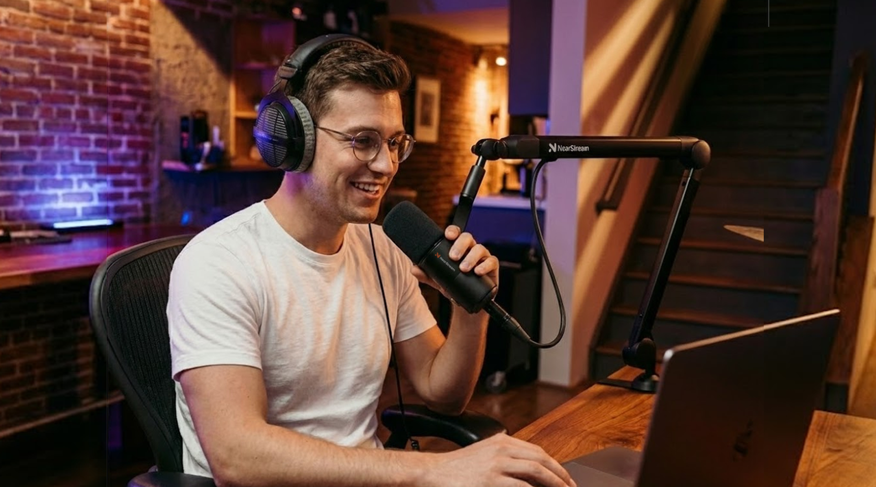 Professional streaming mic for gaming and podcast setups