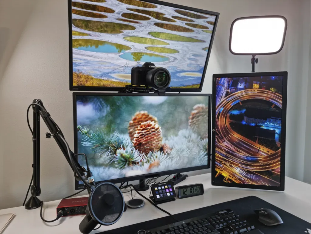 camera for streaming video im video podcast setup mit mikrofon und kamera