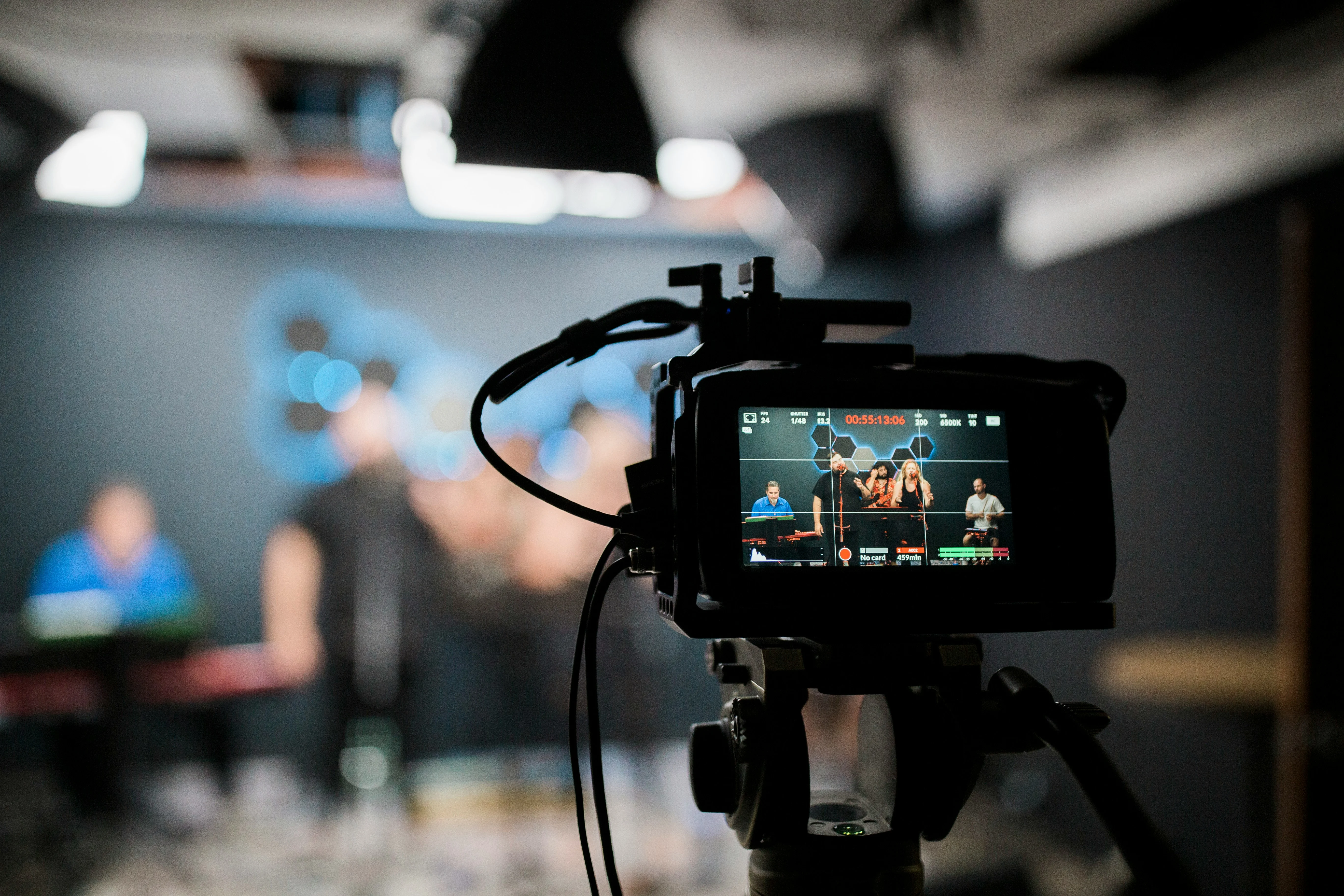 Choose the right green screen background for your video
