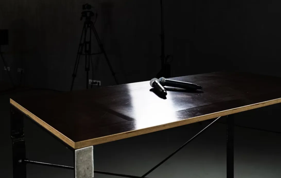 podcast table cover