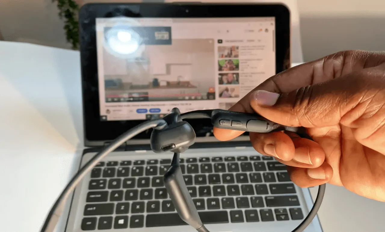 ugonwa-the-best-business-headset-for-conference-calls-dual-device-test.png